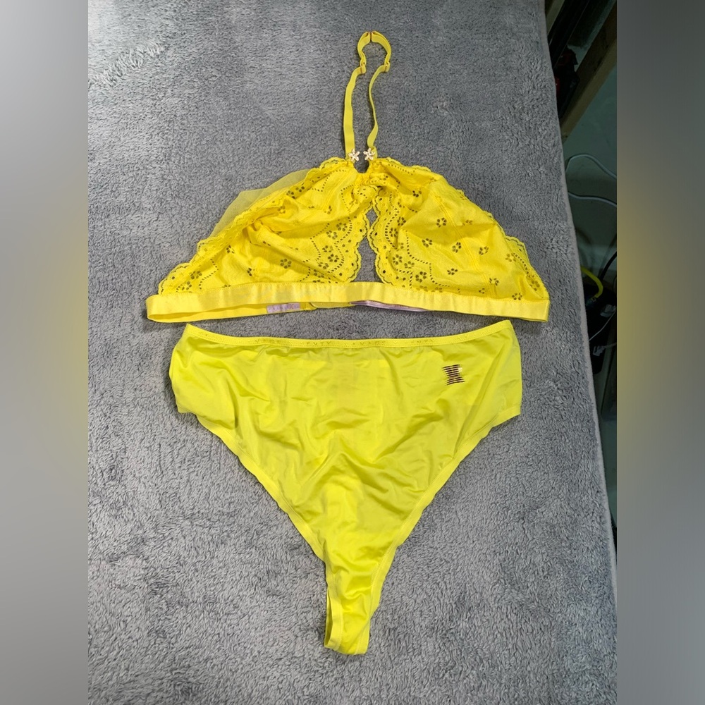 Savage X Fenty Neon Yellow bra lingerie set 3X